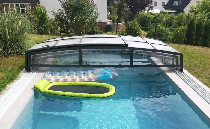 Garden with a swimming pool